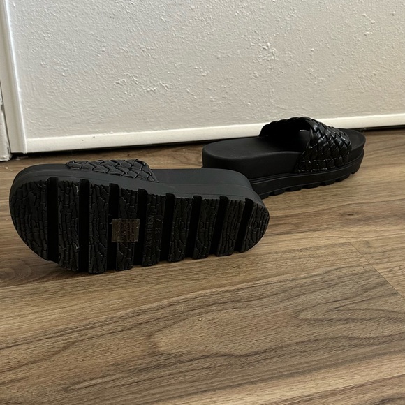 platform slides - Picture 3 of 3